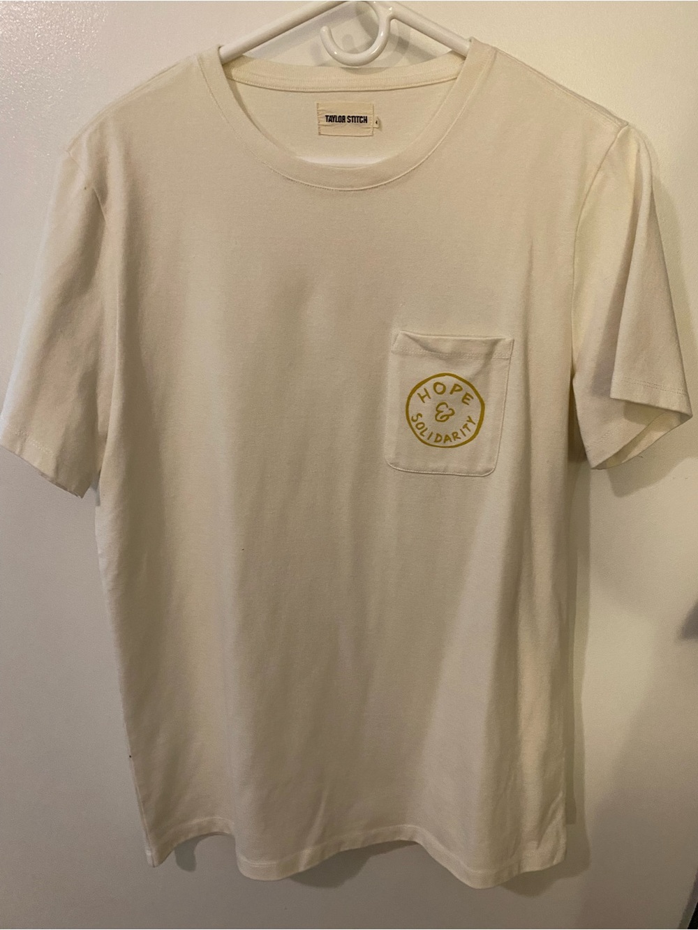 Taylor Stitch - The Hope & Solidarity Heavy Bag Tee in Natural, 42R